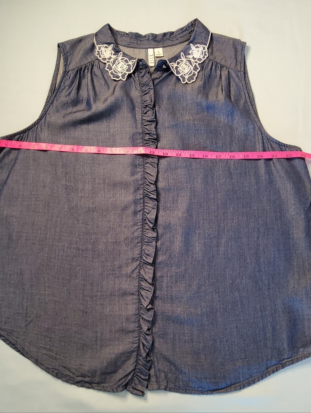 Elle Blue Sleeveless Blouse with White Floral Collar - Picture 4 of 6